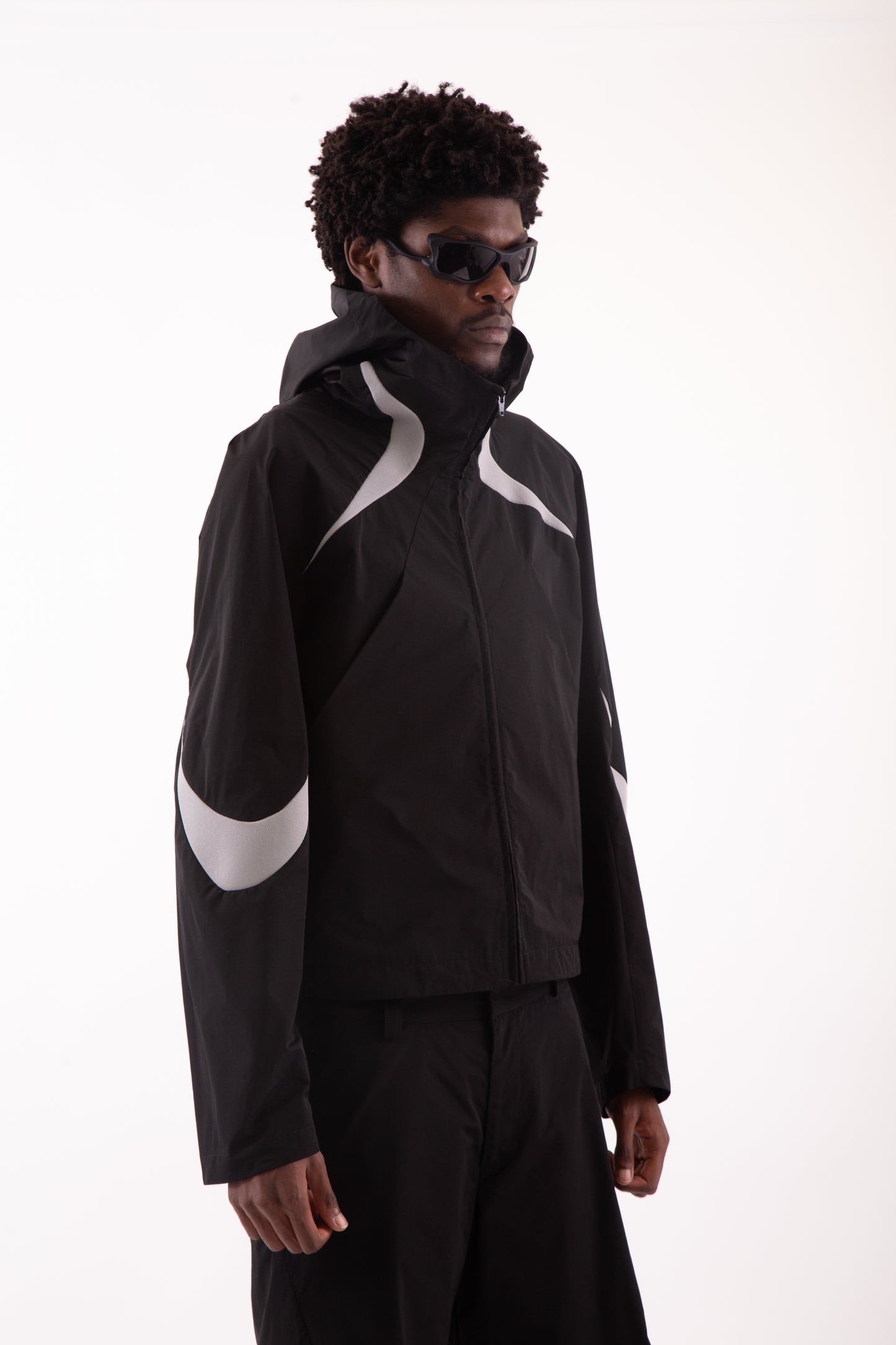 Curved Track Top [Black]